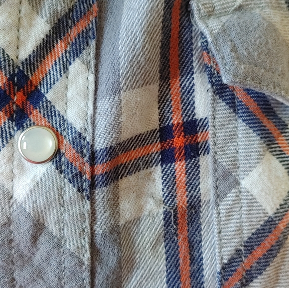 Flannel shirt - Picture 2 of 2